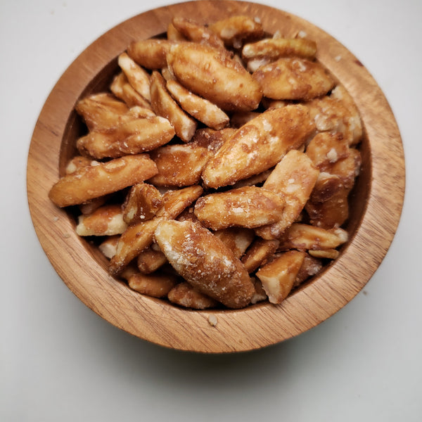 pili hunters nuts with coconut sugar in a bowl